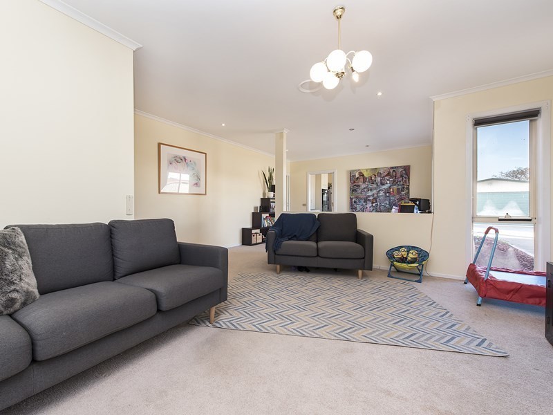 44 Romawi Street, Altona VIC 3018