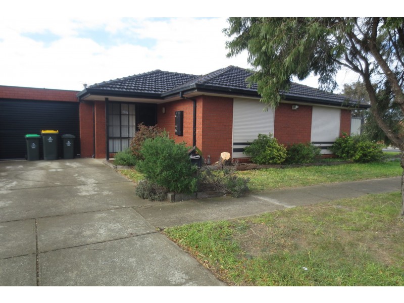 2/24 Newham Way, Altona Meadows VIC 3028