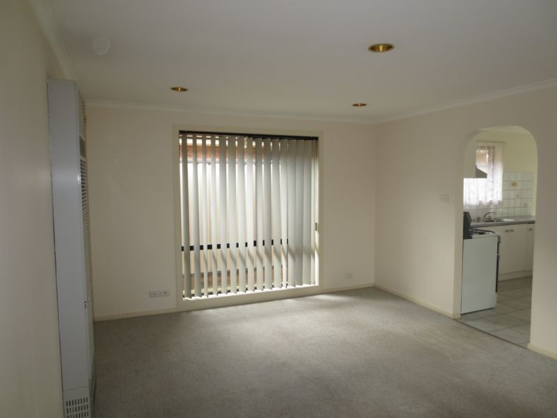 2/24 Newham Way, Altona Meadows VIC 3028