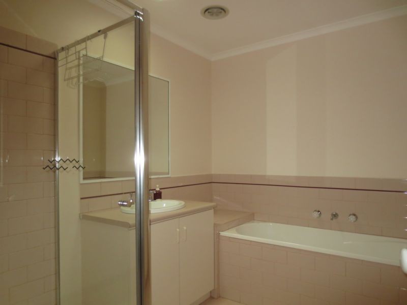 1/134 Civic Parade, Altona VIC 3018