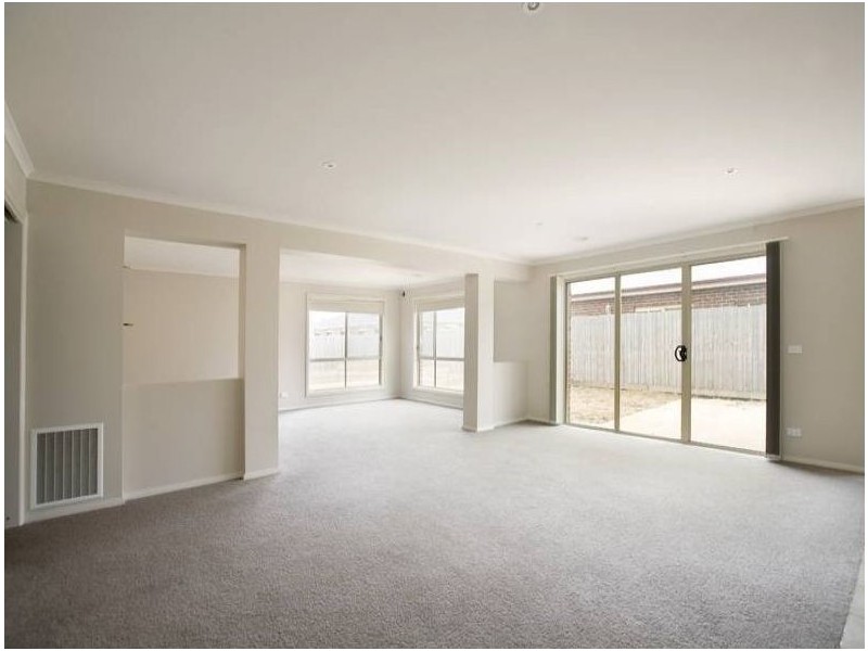35 South Hampton Drive, Point Cook VIC 3030