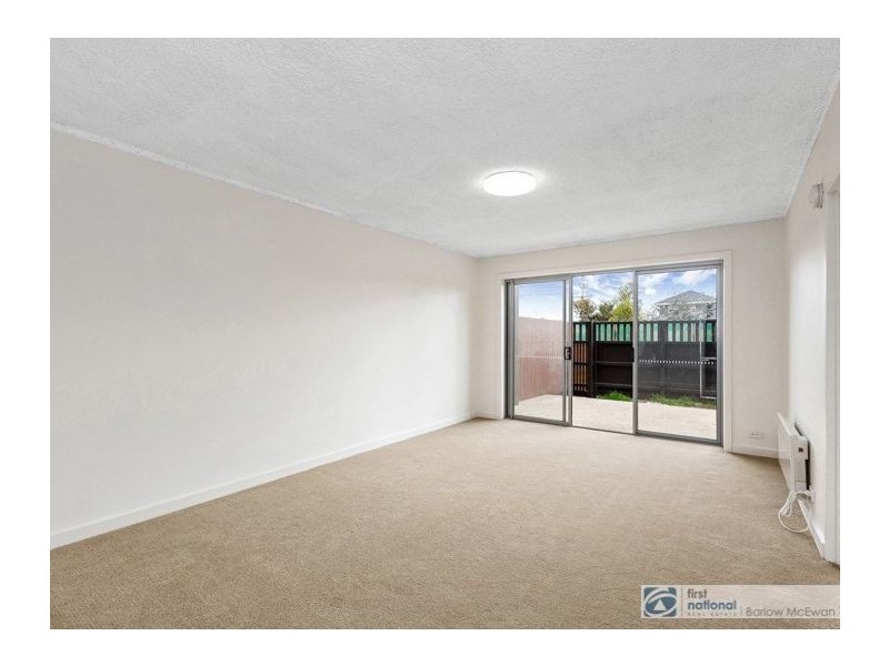 8/66 Simmons Drive, Altona VIC 3018