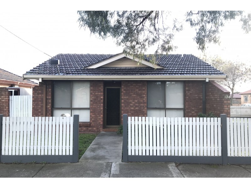 1/124 Blackshaws Road, South Kingsville VIC 3015