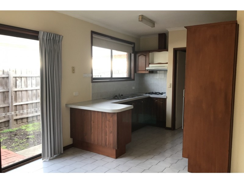 1/124 Blackshaws Road, South Kingsville VIC 3015