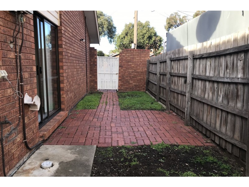 1/124 Blackshaws Road, South Kingsville VIC 3015