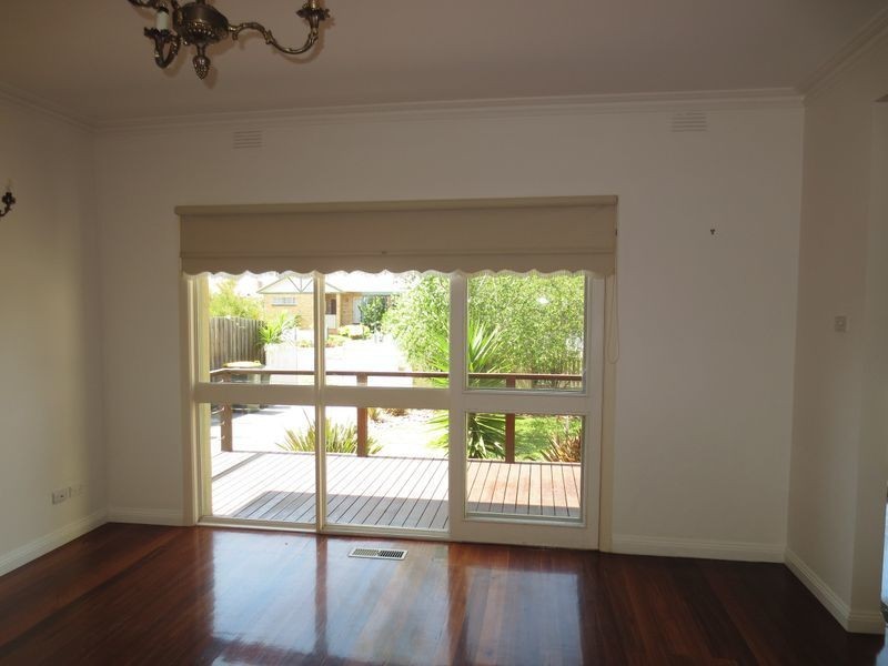 15 Myrtle Grove, Altona VIC 3018