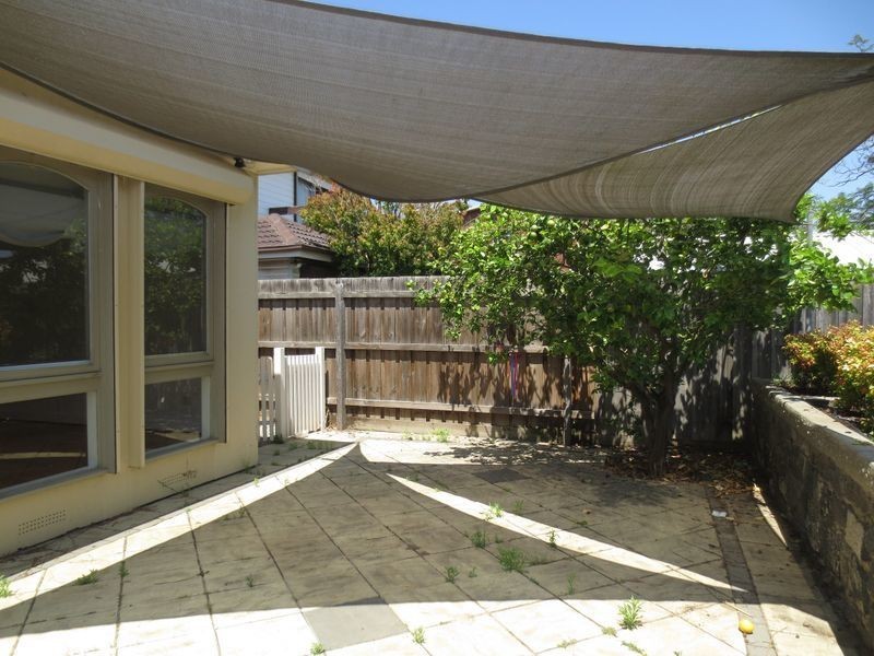 15 Myrtle Grove, Altona VIC 3018