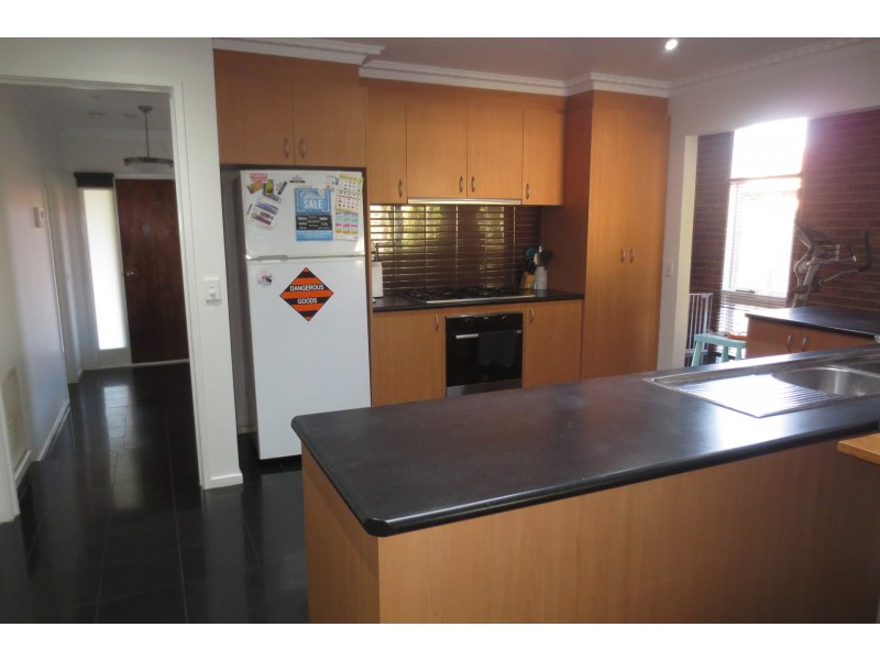 10 South Avenue, Altona Meadows VIC 3028