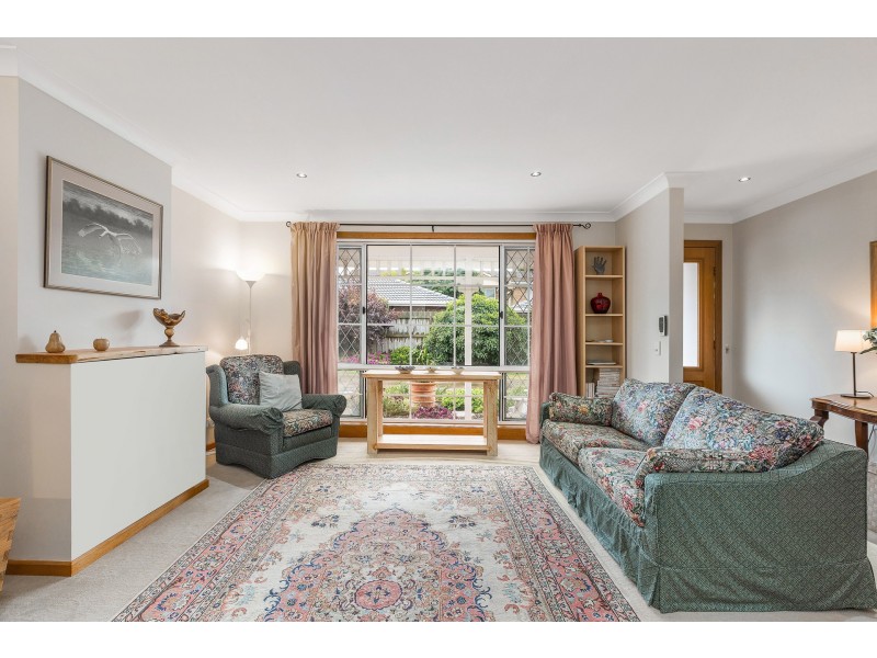2/14 Webb Street, Altona VIC 3018