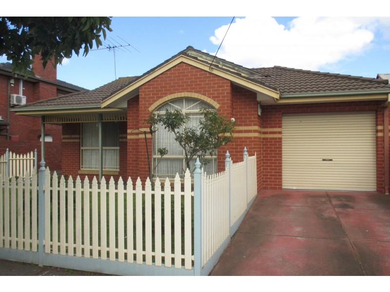 1/106 Civic Parade, Altona VIC 3018