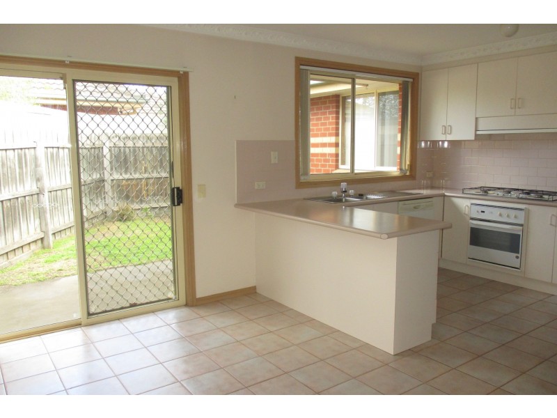 1/106 Civic Parade, Altona VIC 3018