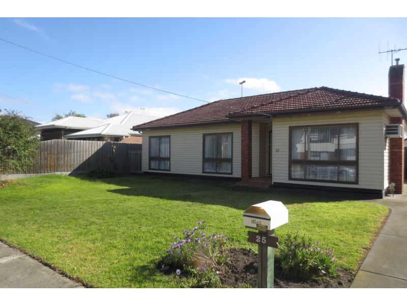 25 Stirling Avenue, Seaholme VIC 3018