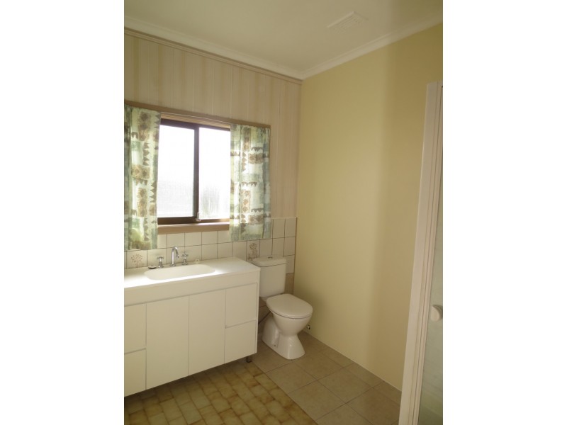 25 Stirling Avenue, Seaholme VIC 3018