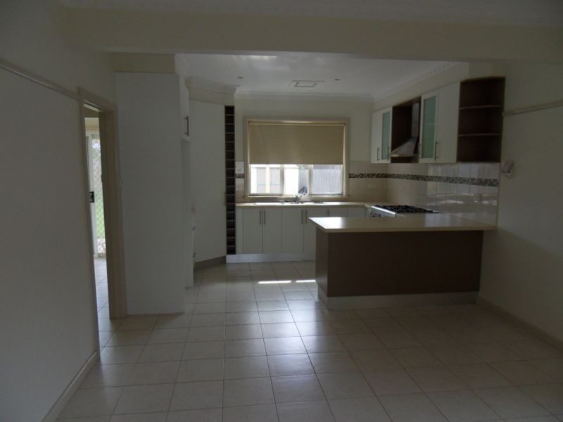 16 Viola Avenue, Brooklyn VIC 3012