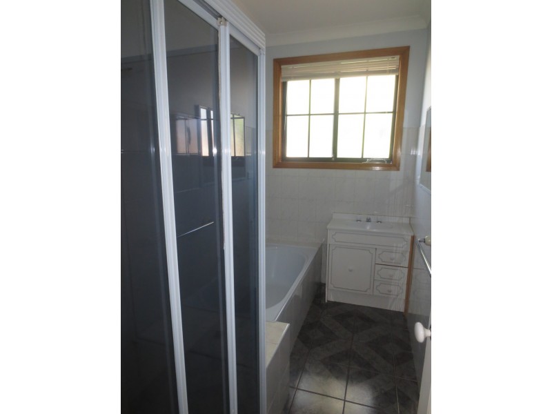 1B Locan Court, Altona Meadows VIC 3028