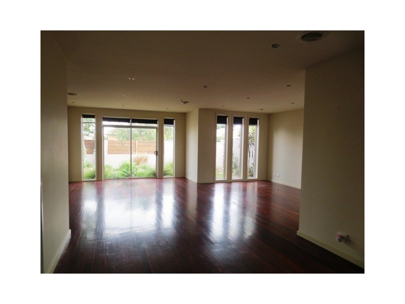 32B Rose Street, Altona VIC 3018