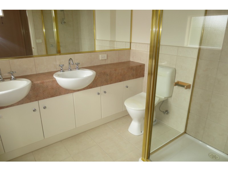 1/42 Blyth Street, Altona VIC 3018