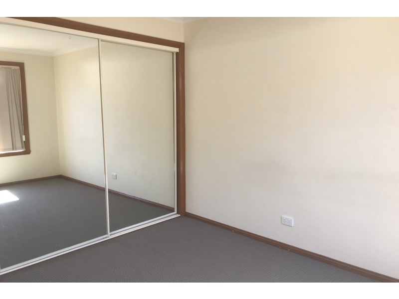 2/11 Devenport Court, Altona Meadows VIC 3028
