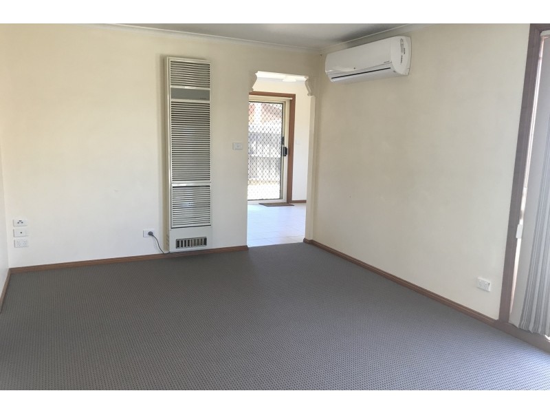 2/11 Devenport Court, Altona Meadows VIC 3028