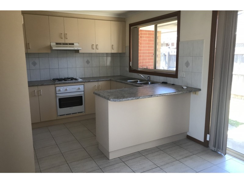 2/11 Devenport Court, Altona Meadows VIC 3028
