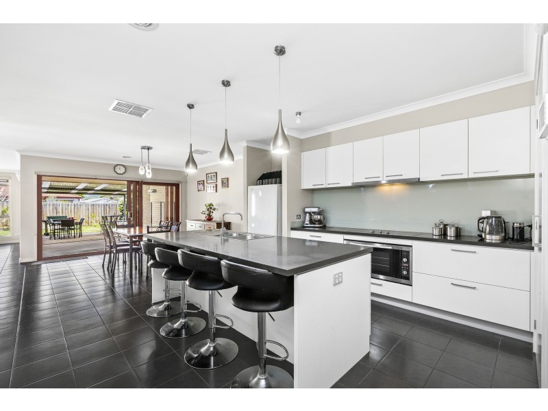 31 Begonia Avenue, Altona North VIC 3025