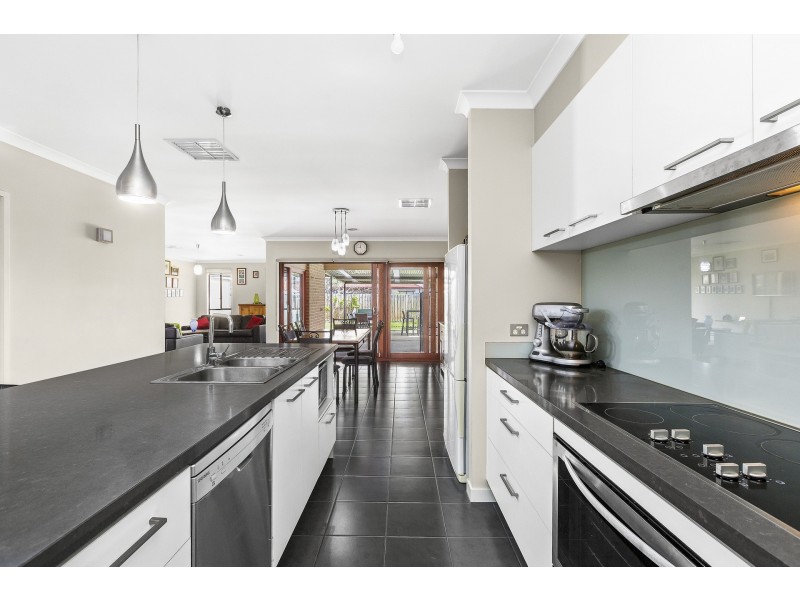 31 Begonia Avenue, Altona North VIC 3025