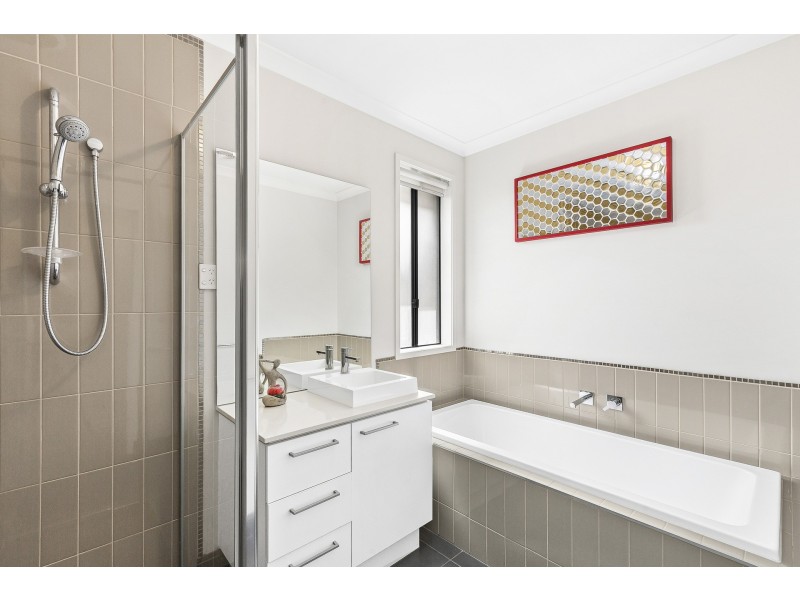 31 Begonia Avenue, Altona North VIC 3025