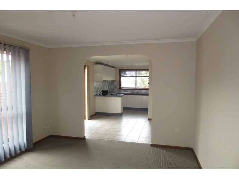 2/66 Donald Street, Altona Meadows VIC 3028