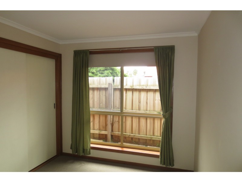 2/66 Donald Street, Altona Meadows VIC 3028