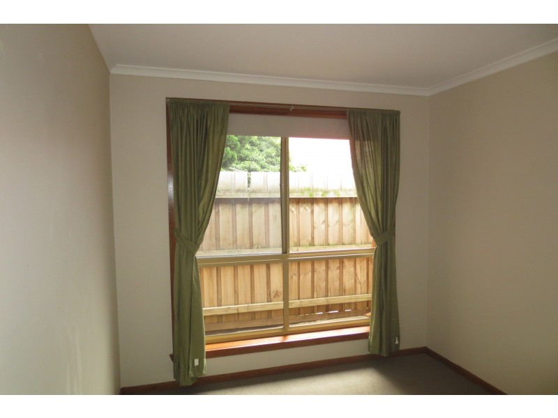 2/66 Donald Street, Altona Meadows VIC 3028