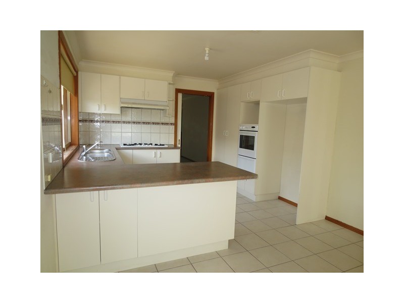 2 Russell Court, Altona Meadows VIC 3028