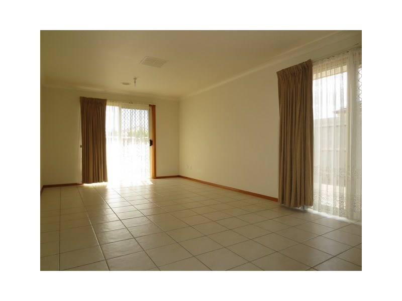 2 Russell Court, Altona Meadows VIC 3028