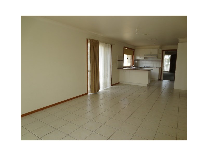 2 Russell Court, Altona Meadows VIC 3028