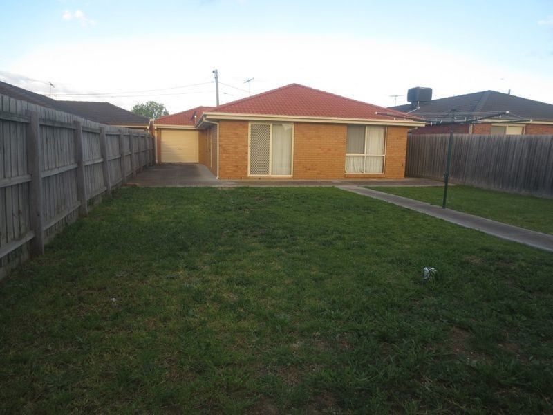 2 Russell Court, Altona Meadows VIC 3028