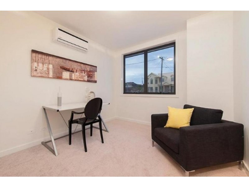 21D Upton Street, Altona VIC 3018