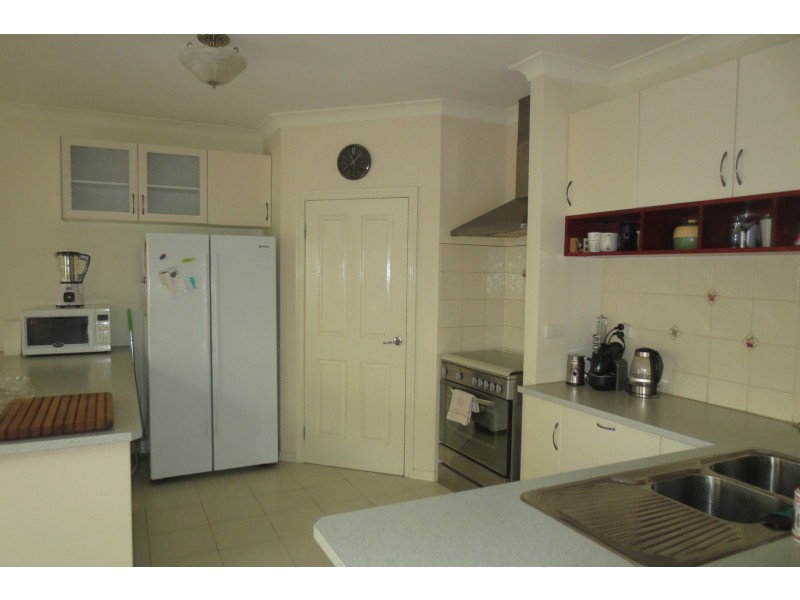 15 Mcintyre Drive, Altona VIC 3018