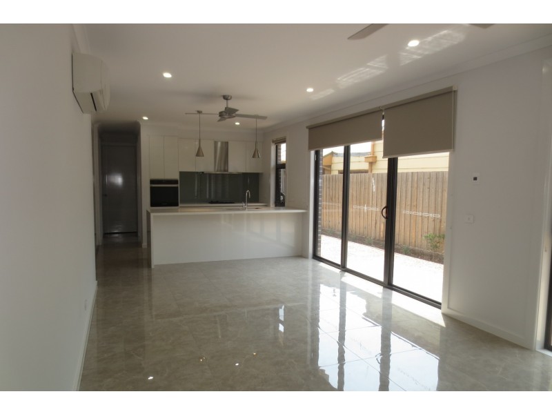 2/22 Rose Street, Altona VIC 3018