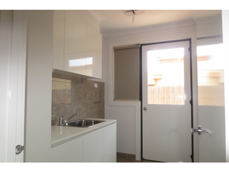 2/22 Rose Street, Altona VIC 3018