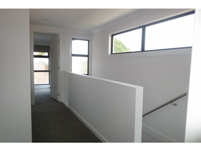 2/22 Rose Street, Altona VIC 3018