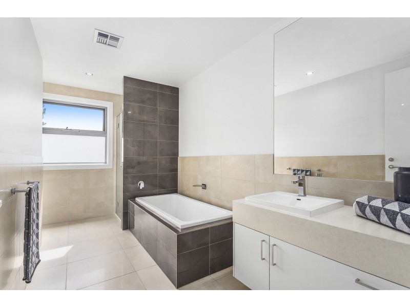 1/7 Webb Street, Altona VIC 3018