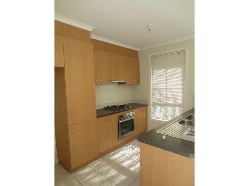 2/181 Civic Parade, Altona VIC 3018