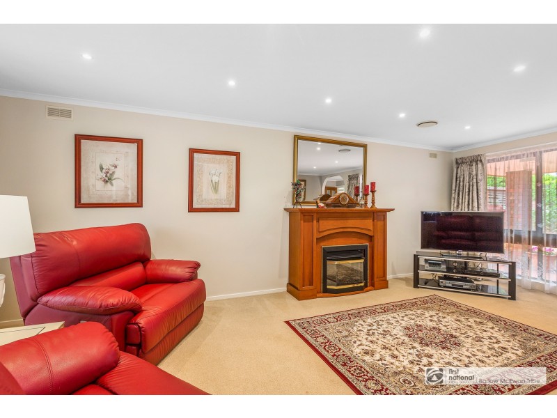 5 Pyramus Place, Altona Meadows VIC 3028