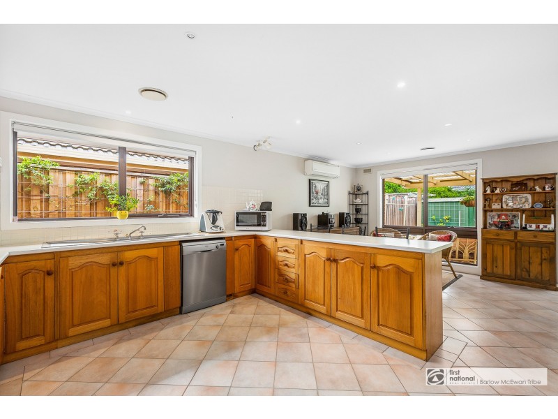 5 Pyramus Place, Altona Meadows VIC 3028