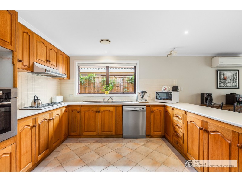 5 Pyramus Place, Altona Meadows VIC 3028