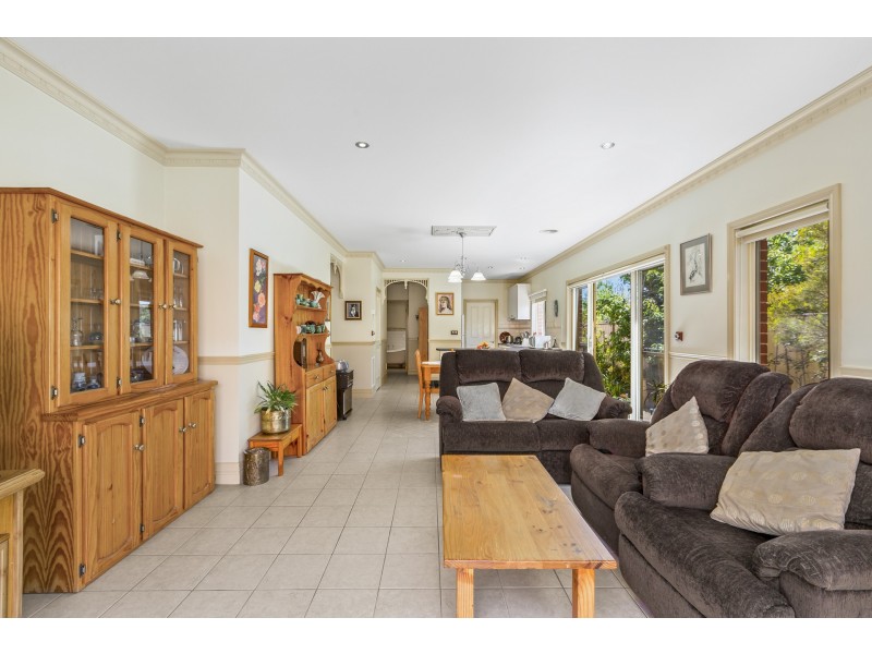 51 Linnet Street, Altona VIC 3018