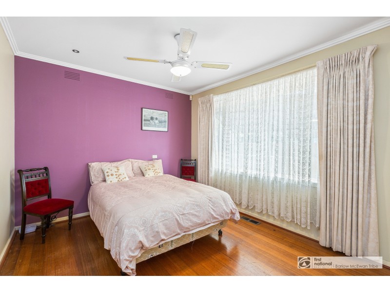 27 Dove Avenue, Altona VIC 3018