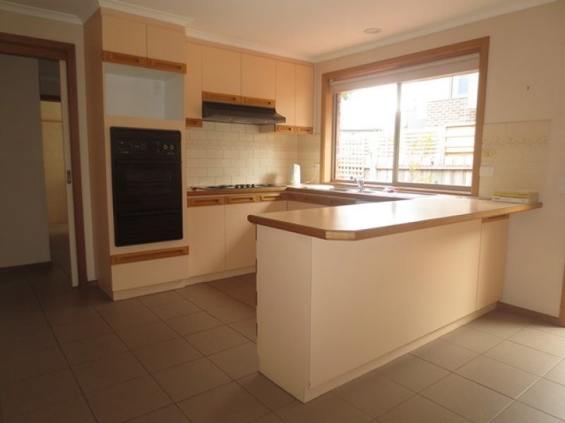 2/19 Romawi Street, Altona VIC 3018