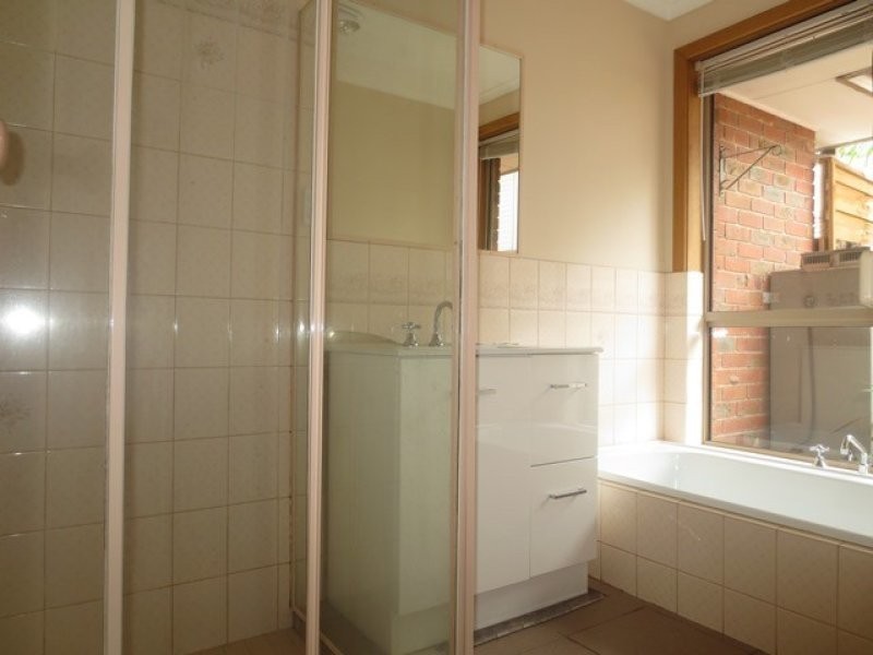 2/19 Romawi Street, Altona VIC 3018