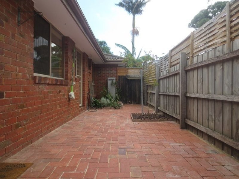 2/19 Romawi Street, Altona VIC 3018