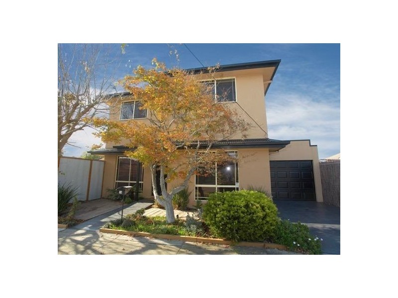 16 Bell Avenue, Altona VIC 3018